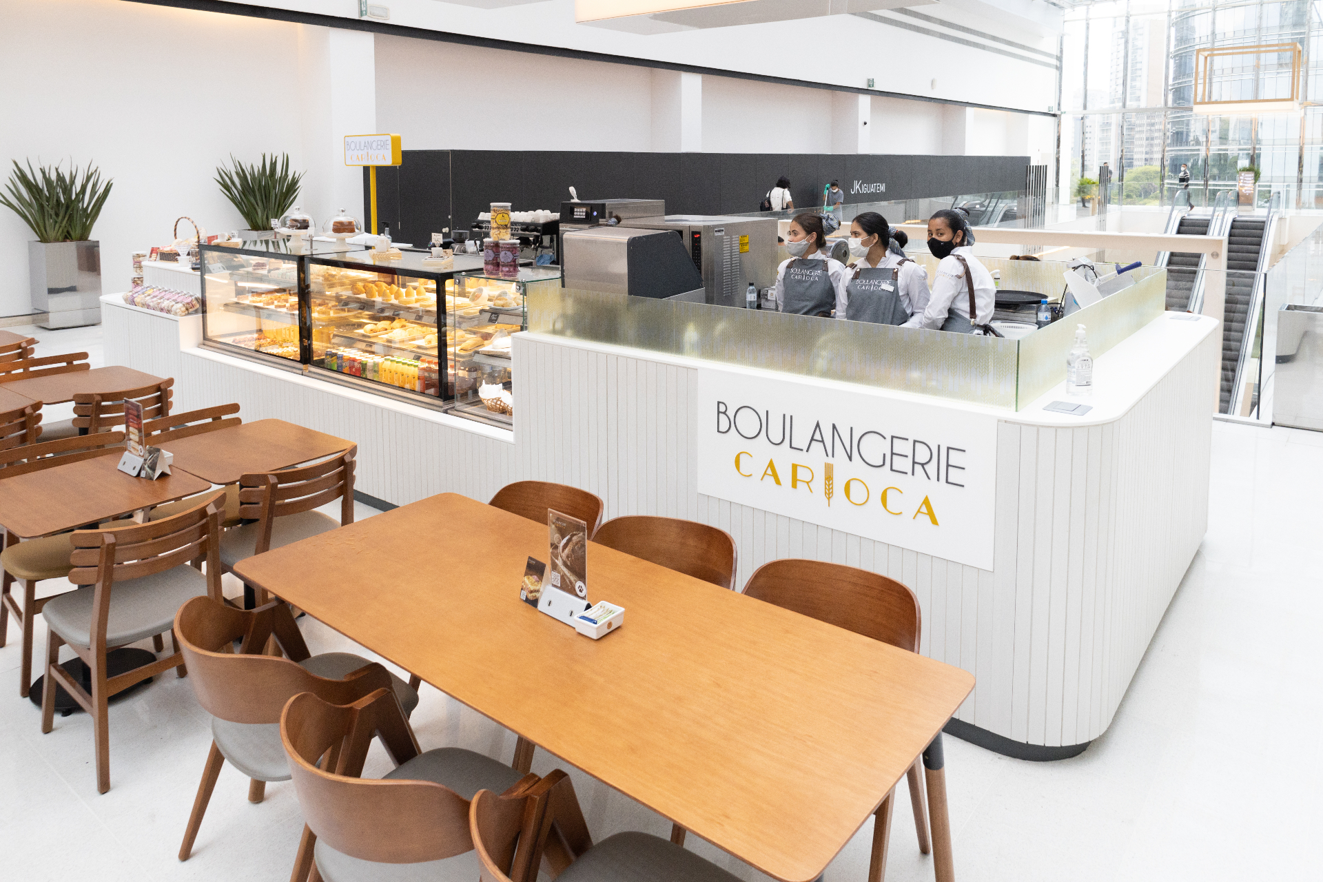 Interior de uma unidade em shopping