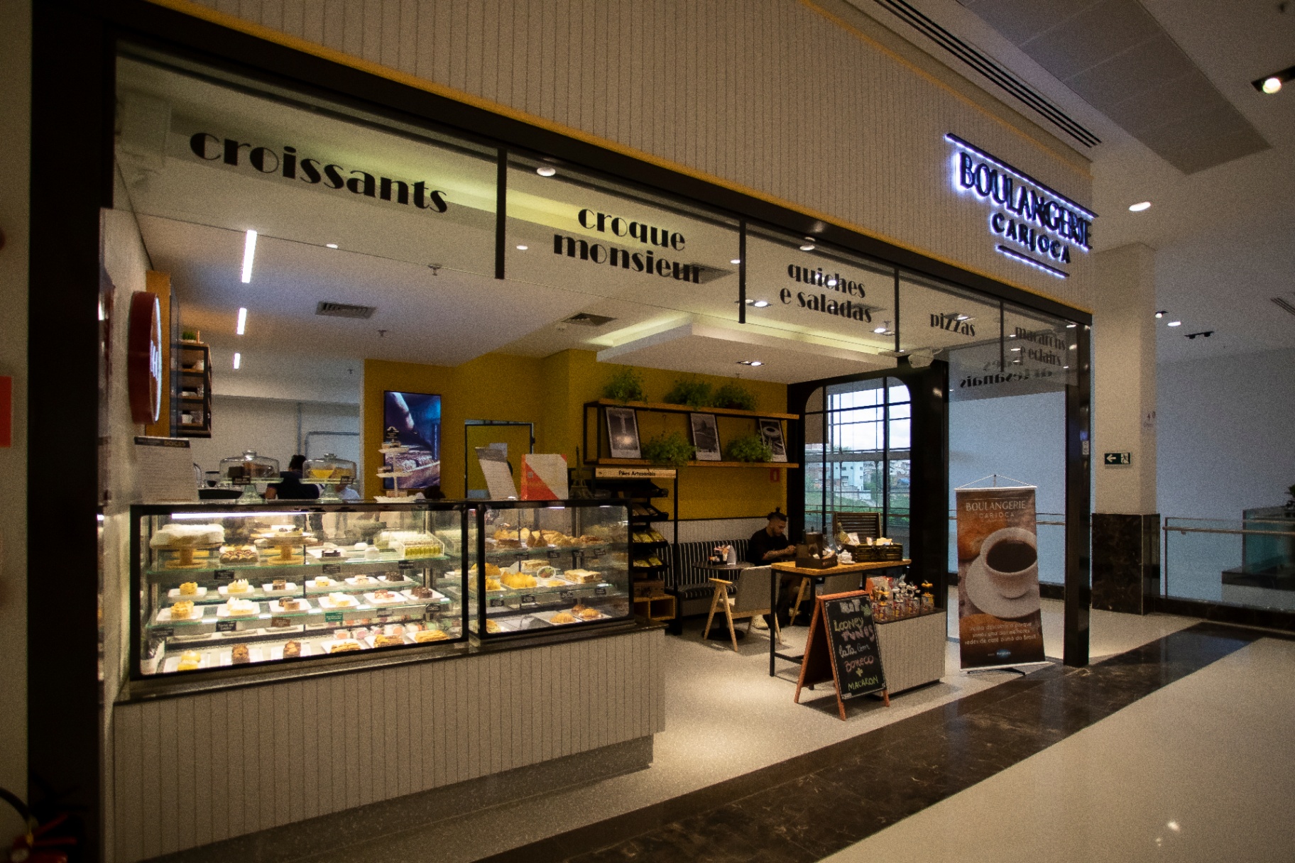 Fachada de unidade em shopping